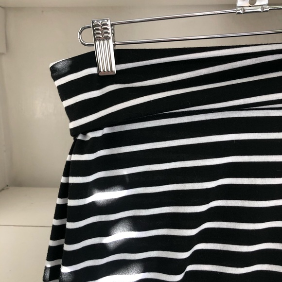 E & K Maxi Skirt - Picture 2 of 5